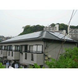屋根3面に高出力の太陽光モジュールを設置しました。合計で8.5ｋｗの最高出力が見込めます。