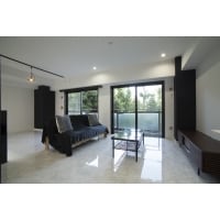 ホワイト&ブラックのホテルライクな住まい