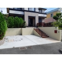 駐車スペースの拡張とアプローチの変更