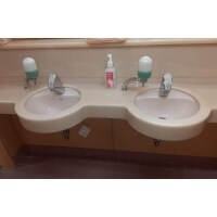 新型コロナ対策で化粧室の水栓をタッチレス化