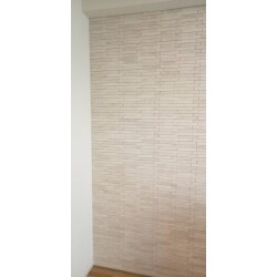 マンションの洋室の壁の一面だけエコカラットを施工。
お部屋のアクセントになり高級感がプラスされました。またエコカラットタイルの無数の孔が快適な湿度を生み出し、お住まいの匂いや有害物質も軽減。水拭きで簡単にお手入れも可能。壁が変わってお施主様の暮らしもより上質に。