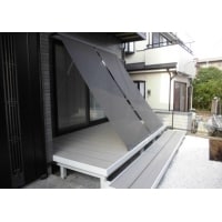 モダンでシックな屋外フローリング