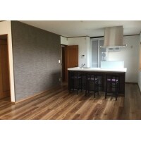 築20年戸建・2世帯対応アイランドキッチンと収納充実の寝室