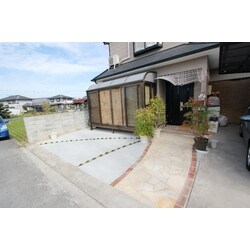 お庭が見違えるように生まれ変わりました！