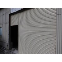 サイズ・機能の違うシャッターで開閉を便利にしました