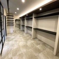 洋服選びも楽しくなるホテルライクなウォークインクローゼット