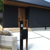 お住まいの第一印象もアップ。格式高い印象の実用的な駐車場へ