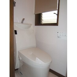 たった1日で節水型の最新式の便器に取替え