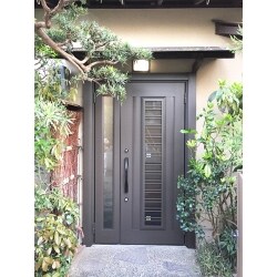 すきま風もシャットアウト！安心のアルミドアへ!!