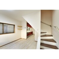 廊下スペースを有効利用して明るいリビングに