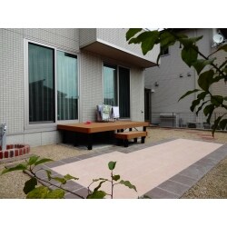 ご家族やお友達を呼んでBBQができるスペースとしてタイル貼りのテラスをご提案しました。受けがなかった立水栓も排水をつくって使い勝手がよくなりました。今まではあまり使えていなかったようなので、これからこのお庭でたくさんの思い出をつくってくださいね。