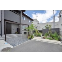 【新築】緑が映えるモダンな外構