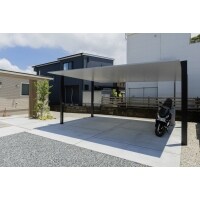 優しい木調と緑が調和する癒しの新築外構