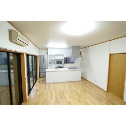 壁をなくして一つの空間に。家族みんなが集まってくる部屋