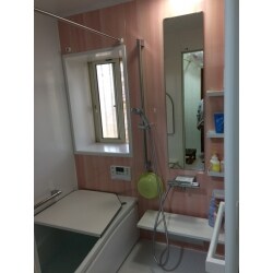 ユニットバスの1面のピンクが、明るくて気に入っている。