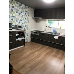 キッチン収納部分で小物を収納できるように。
