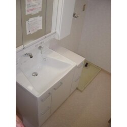 収納たっぷりの洗面室でスッキリキレイに変身