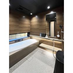 浴室を減築するにあたって枯山水を取り入れたりと、センス抜群なお施主様が細部までこだわった上質な高級感あふれる水まわりリフォームです。