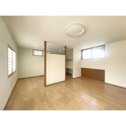 ご実家でお母様との同居をスタートされる娘さんご家族のための、２Ｆ改修リフォームです。