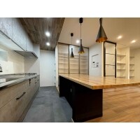 ダイニングテーブルが主役のキッチン