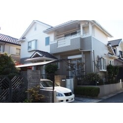 建物の色はご注文どうり施工前の感じを壊さないように同じ色を使わせていただきましたので満足いただけました。