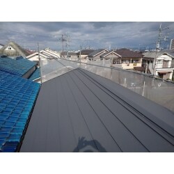 雨漏りの為瓦屋根から屋根の吹き替え工事です。