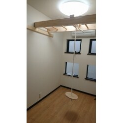 子どもの遊び場として、うんていを取り付けました。
これで雨の日も退屈しません！