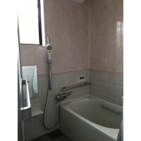 ヒヤッと感じにくいタイルの浴室