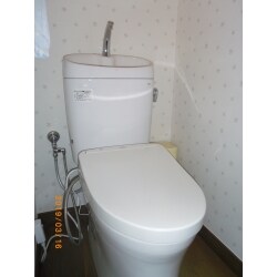 組み合わせ便器でスッキリとしたトイレに。