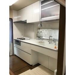 スタイリッシュなホワイトキッチン