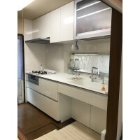 スタイリッシュなホワイトキッチン