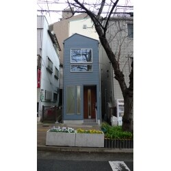 狭小地に建つお住いですが、空間を最大限に活用しました。とても素敵なお家になりました。