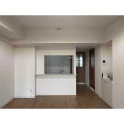 中古マンションをご購入し、入居前の施工をご希望されたお客様の床を中心としたリフォームです。