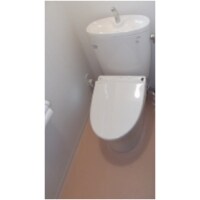 冬は寒いトイレのタイルを張り替え内装も新しく改修