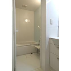 約６０年前の浴室、トイレ、洗面所をリフォームしました。