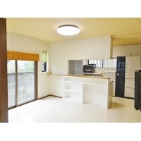 広く明るい対面キッチンへのリフォーム。