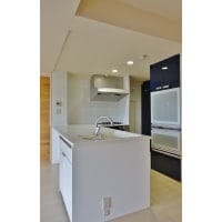 キッチンが主役、収納もたっぷりのLDKにリフォームしました。