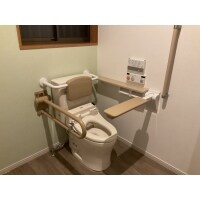 車椅子対応トイレへ～広々バリアフリー工事