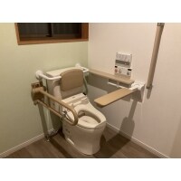 車椅子対応トイレへ~広々バリアフリー工事