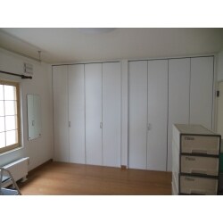 天井・壁・床全て改修、建具・窓も変更しました。