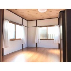 畳からフローリングに張替え。
内窓も取り付けて断熱性アップ！！