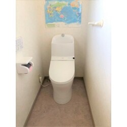 1Fと2Fのトイレをリフォームしました。本体がすっきりコンパクトになったので、空間が広くなりました。