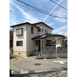 外壁と屋根の塗り替え。ブラウンとベージュが落ち着いたお洒落な印象。