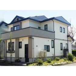 外壁は茶色系統の色をご希望。複数の張り分け、色を組み合わせ完成予想図を参考にナチュラルシダーのアクセントが強調されるデザインで決定されました。