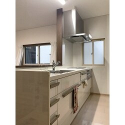 お料理好きの奥様が楽しく料理ができるように、かつ、日々のお手入れは少なくすむものをご提案しました。
