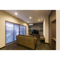 寛ぎのアジアン風リビングのある住まい