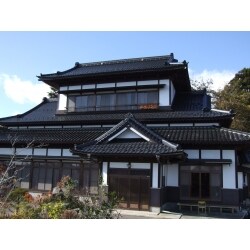 軽量金属瓦で美観はもちろん、住まいと暮らしの負担を同時に解消