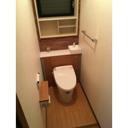 老朽化したトイレが、高機能で清潔感のあるナチュラルな空間に！