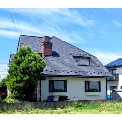 屋根と外壁を点検させていただき、屋根の改修やベランダの補修、外壁の塗装をご提案致しました。