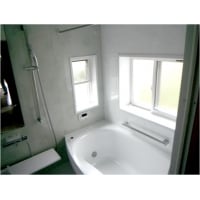広い浴槽と浴室換気暖房乾燥機で、いつでも快適な入浴が実現